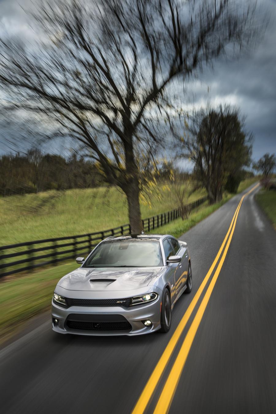  Dodge Charger SRT 392 2015 года  (фото 1 из 20)